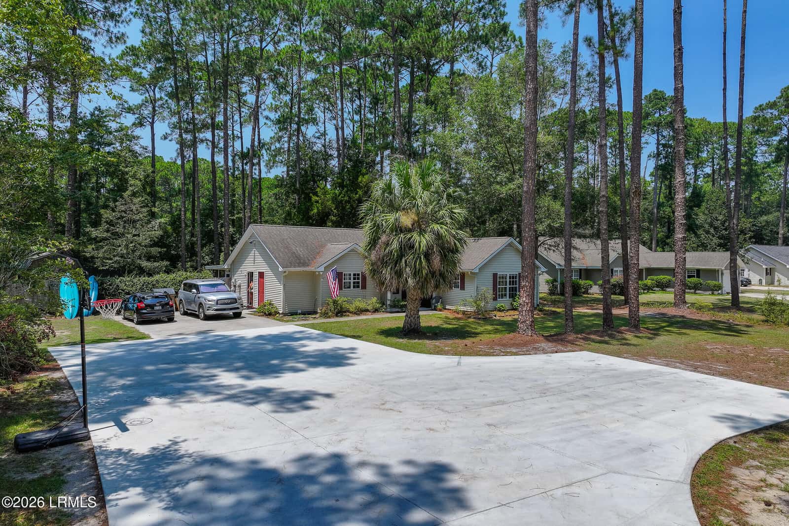 495 Sams Point Road, Beaufort, SC 29907 — photo 3 of 40