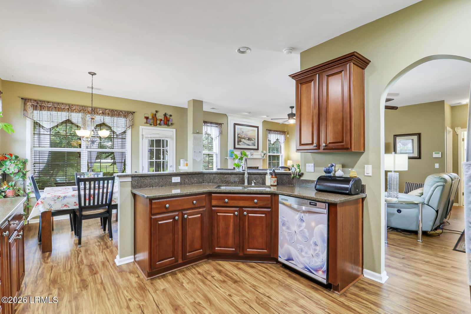 112 Oakesdale Drive, Bluffton, SC 29909 — photo 9 of 40
