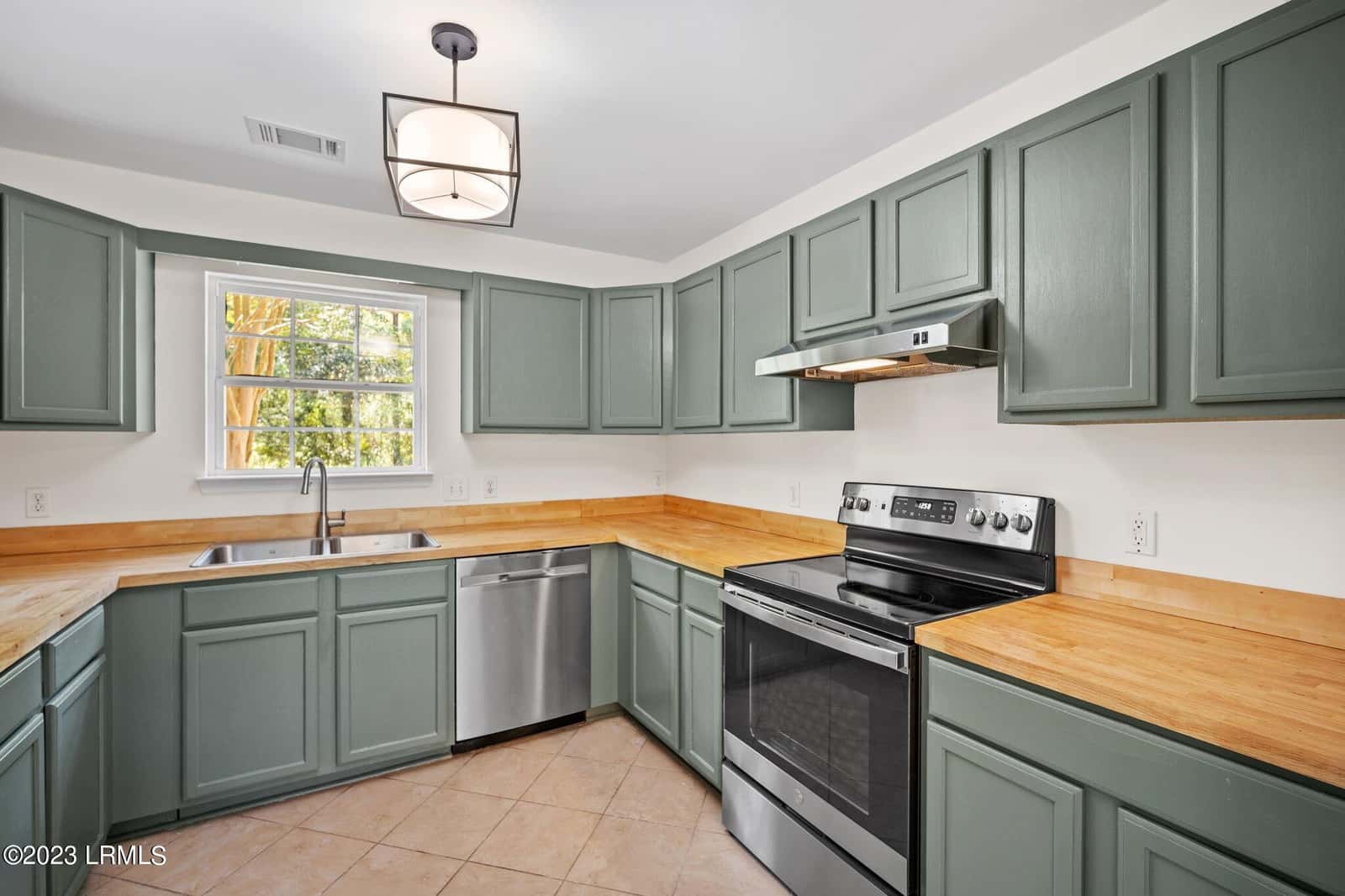 7 Grandiflora Lane, Beaufort, SC 29907 — photo 11 of 23