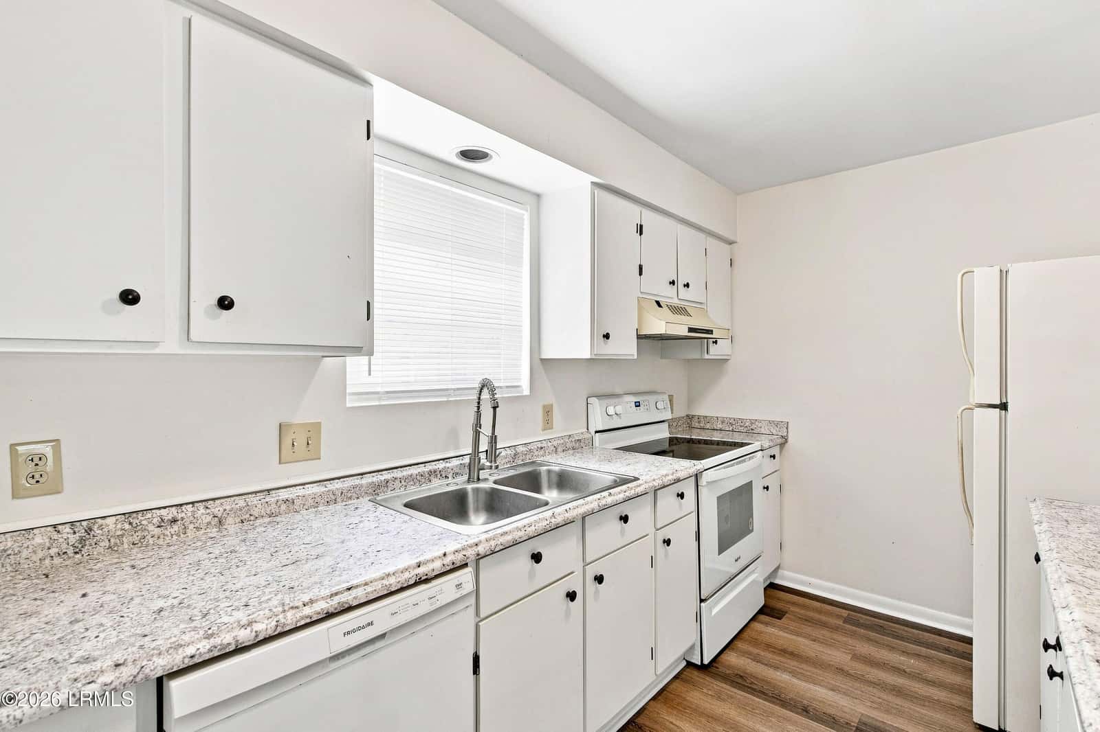 900 Brotherhood J3, Beaufort, SC 29902 — photo 7 of 27