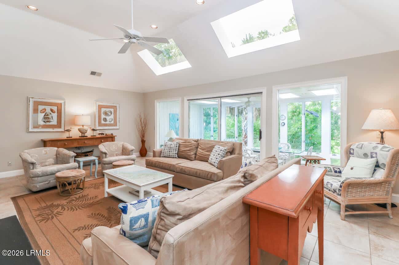 16 Sandhill Crane Road, Hilton Head Island, SC 29928 — photo 4 of 32