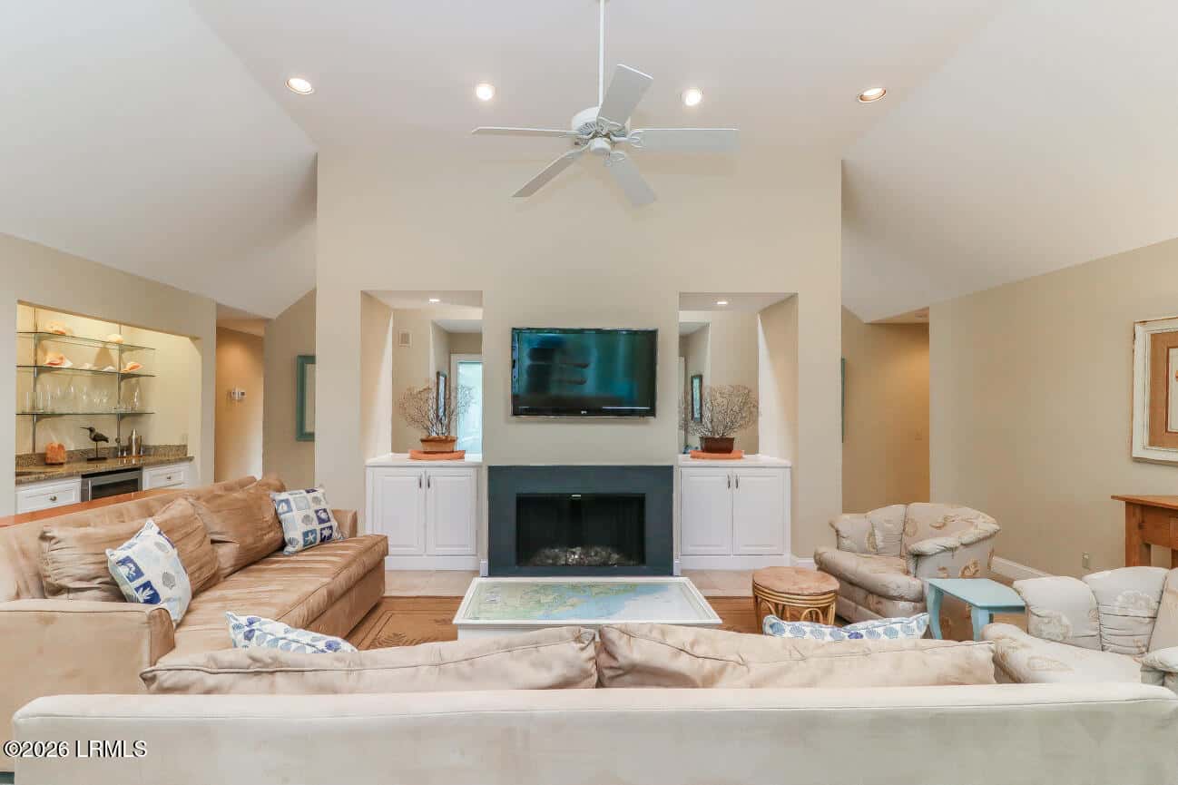 16 Sandhill Crane Road, Hilton Head Island, SC 29928 — photo 5 of 32
