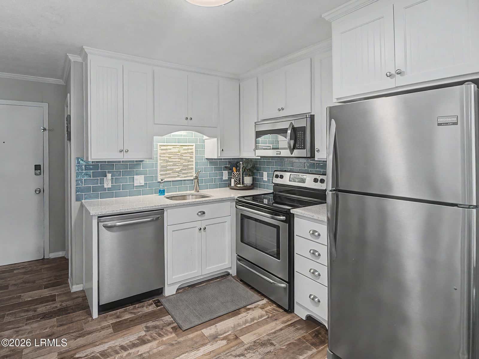 40 Folly Field Road D9, Hilton Head Island, SC 29928 — photo 1 of 54