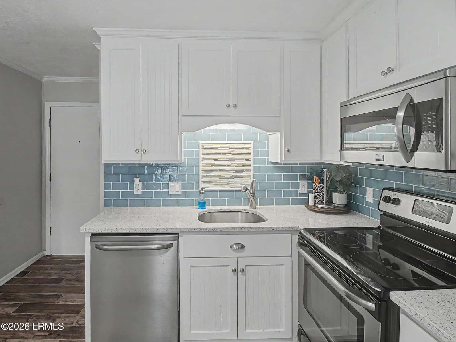 40 Folly Field Road D9, Hilton Head Island, SC 29928 — photo 7 of 54
