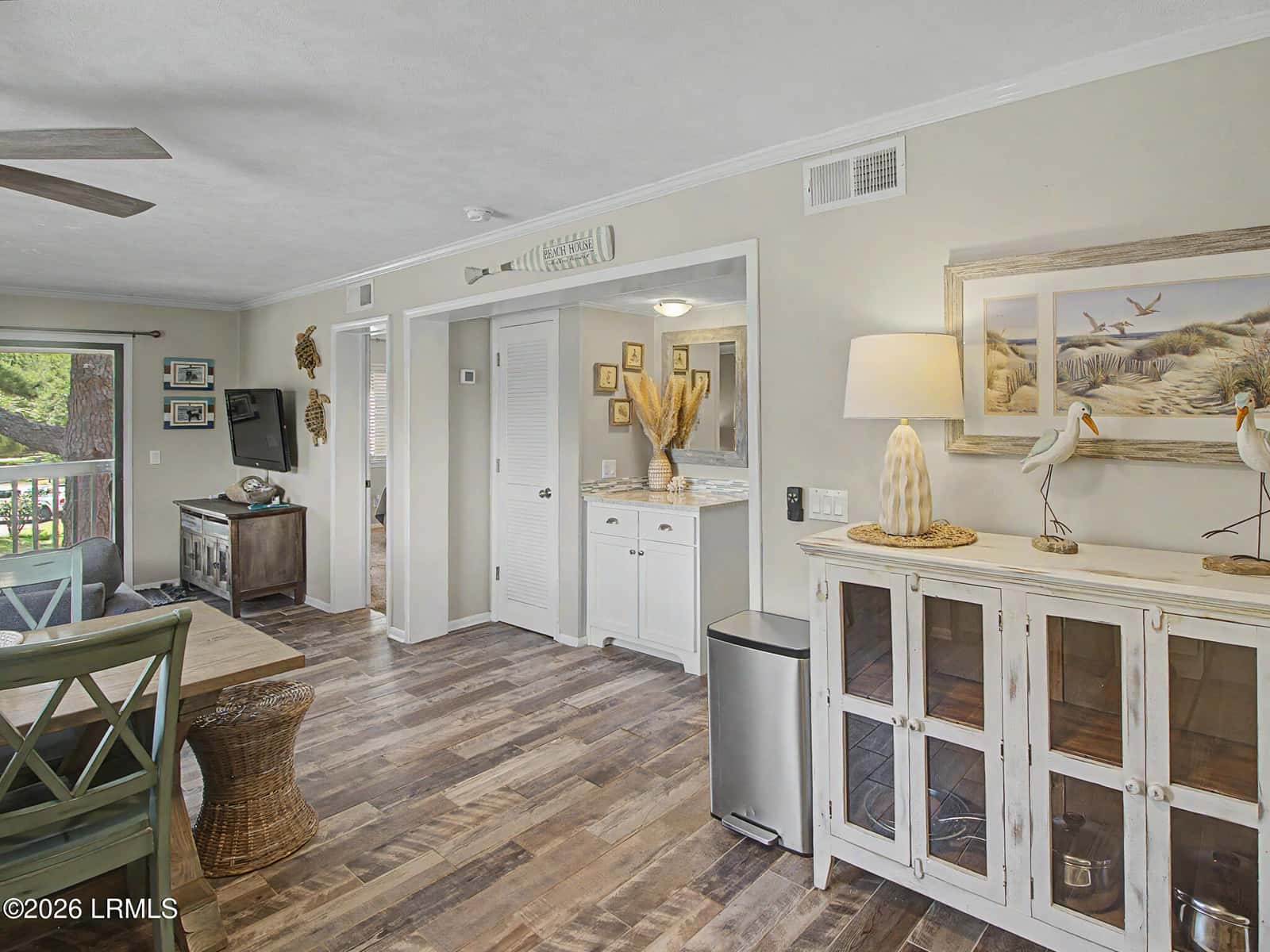 40 Folly Field Road D9, Hilton Head Island, SC 29928 — photo 13 of 54