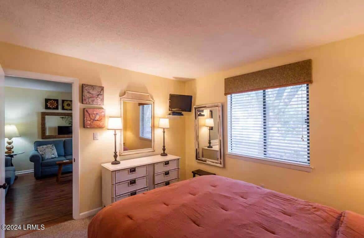 45 Folly Field Road 13e, Hilton Head Island, SC 29928 — photo 18 of 23