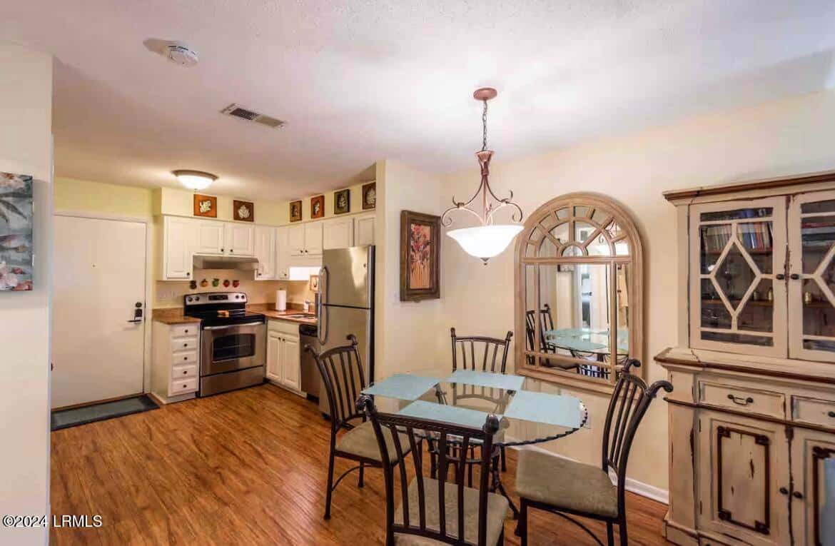45 Folly Field Road 13e, Hilton Head Island, SC 29928 — photo 20 of 23