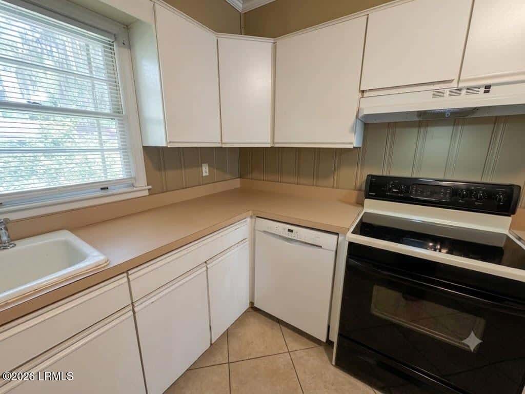 500 Pilot Street, Beaufort, SC 29902 — photo 10 of 32