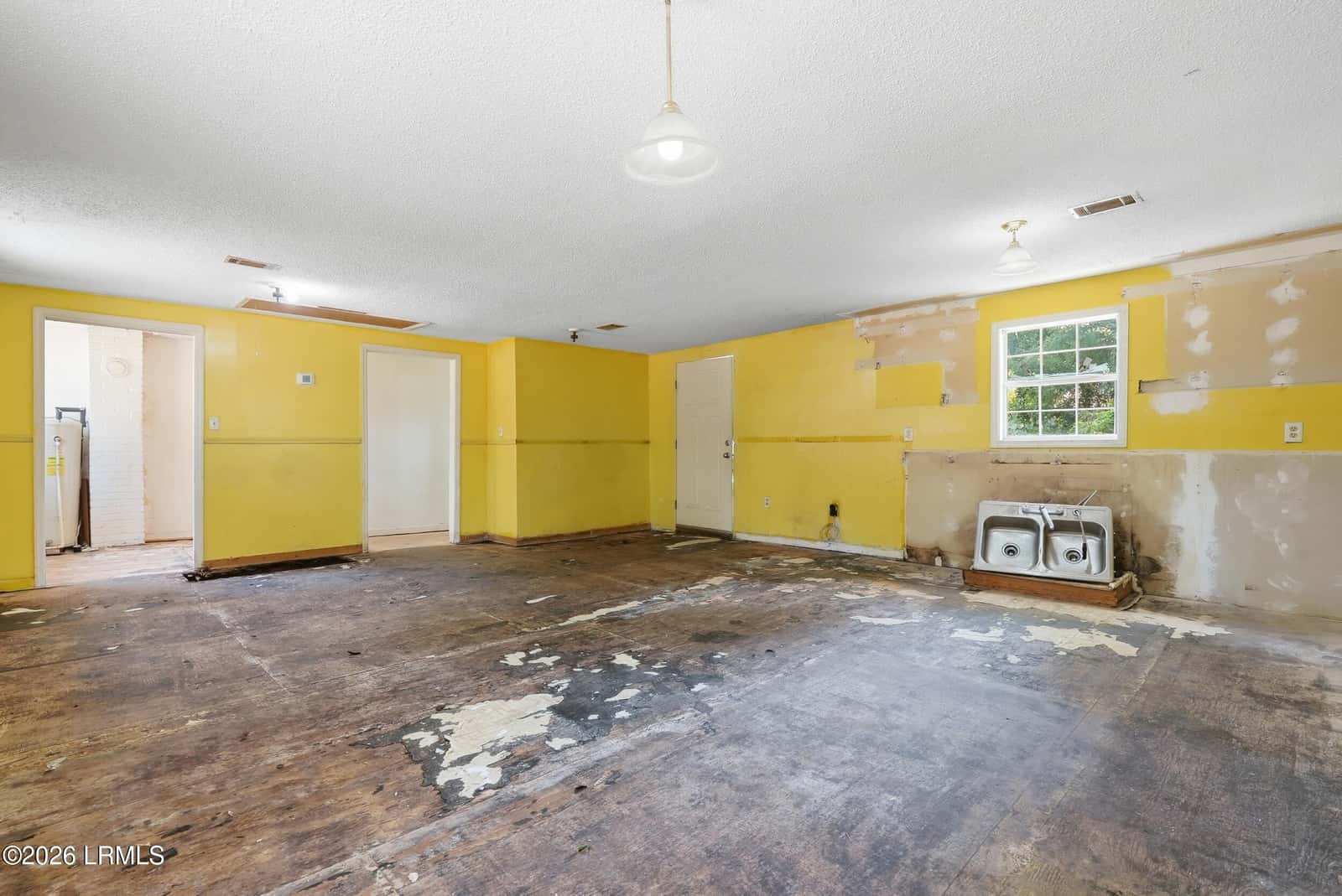 125 Lewis Street, Walterboro, SC 29488 — photo 10 of 22