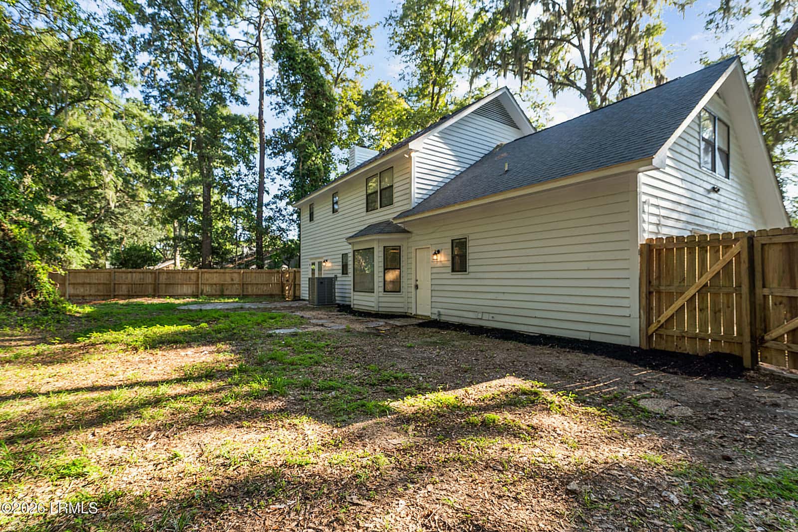 19 Chesterfield Drive, Beaufort, SC 29906 — photo 5 of 50