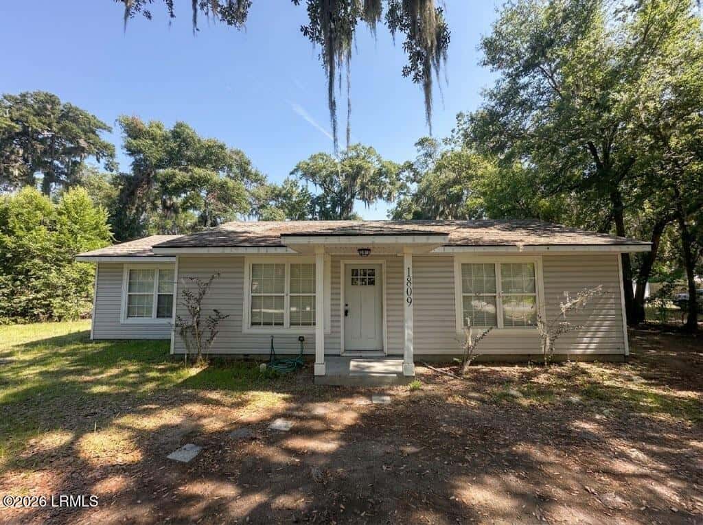 1809 Oconnell Street, Beaufort, SC 29902 — photo 1 of 25