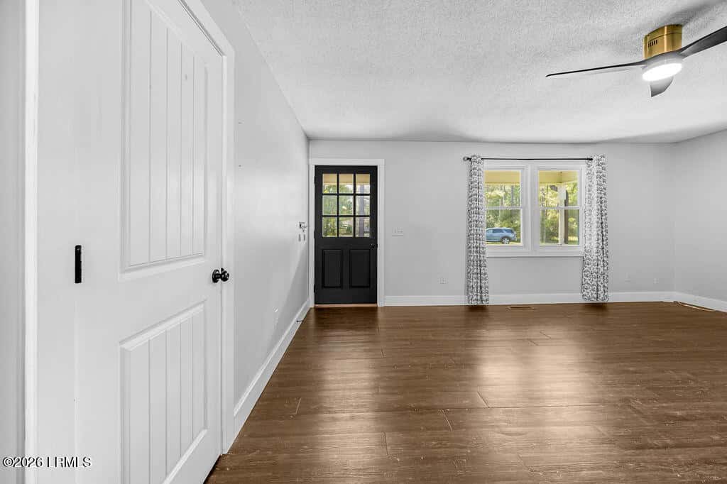 120 Wirsching Lane, Walterboro, SC 29488 — photo 6 of 30