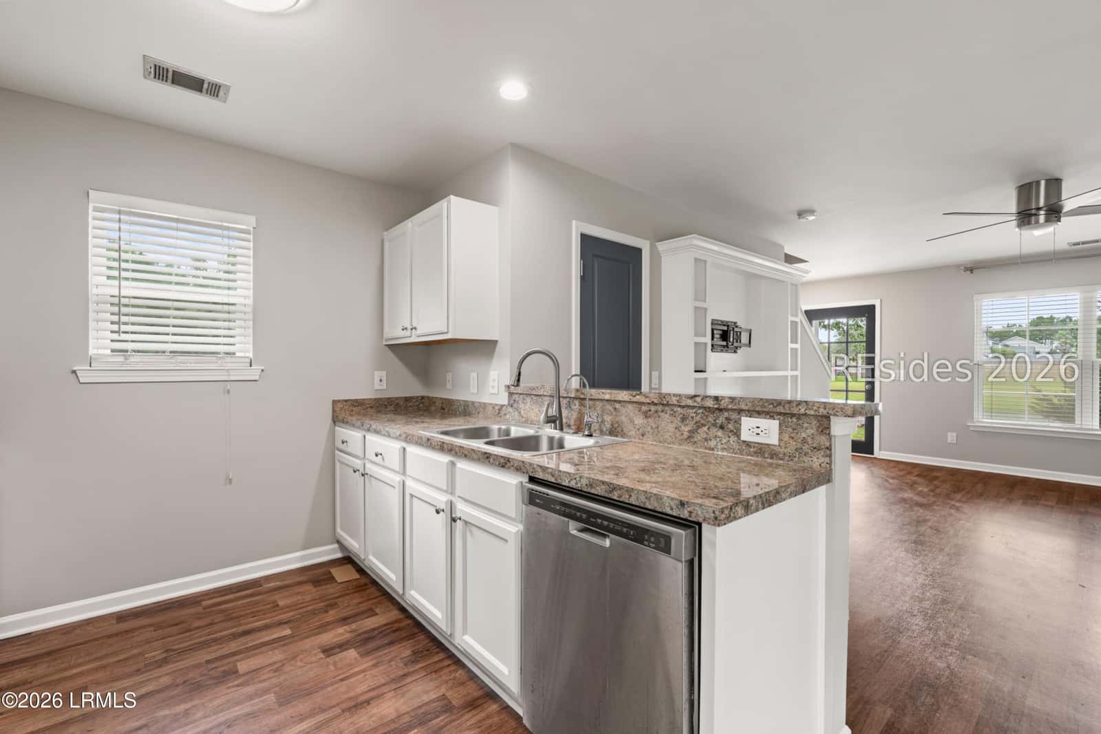 28 E Park Loop, Bluffton, SC 29909 — photo 7 of 34