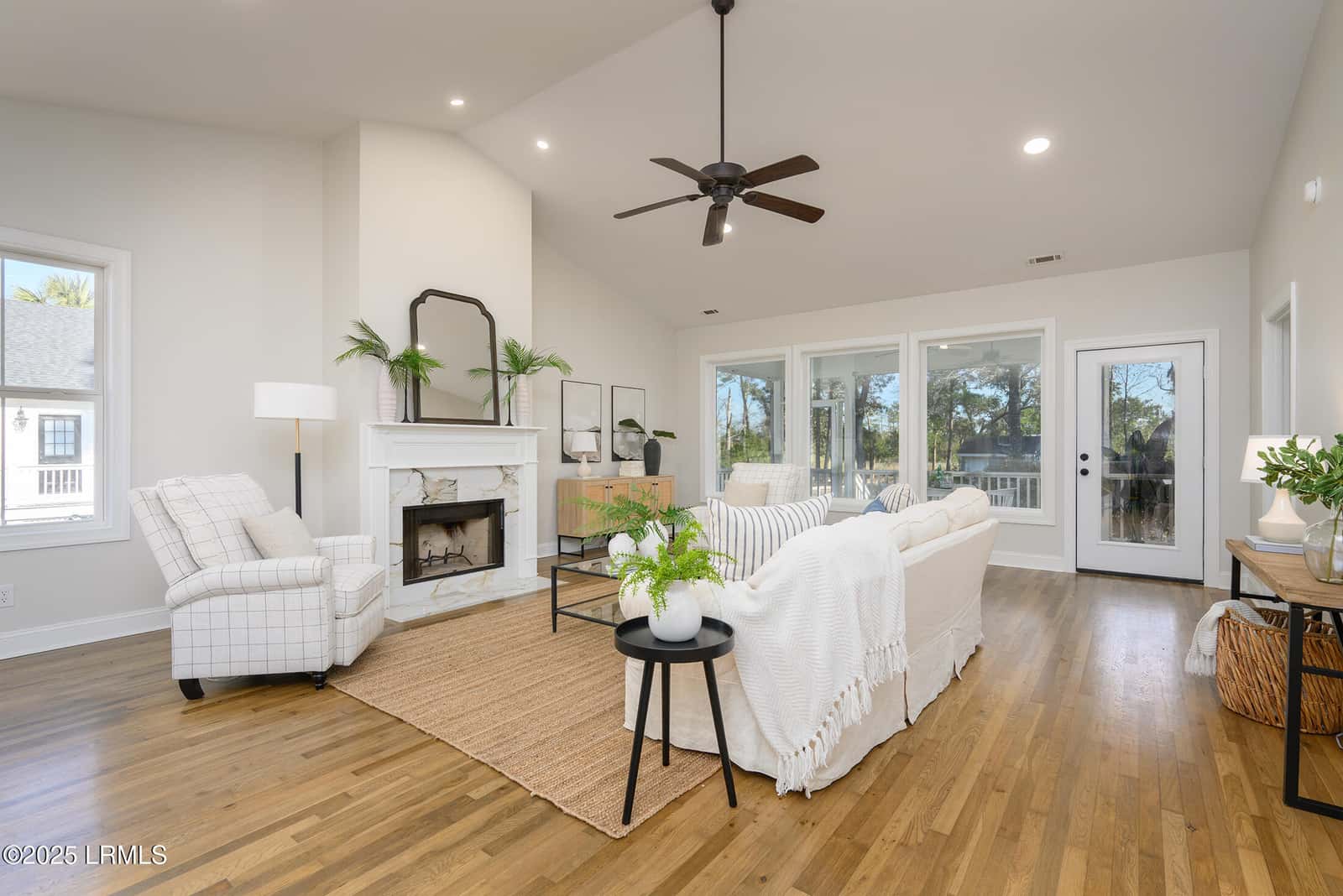 8 River Drive, Beaufort, SC 29907 — photo 9 of 58