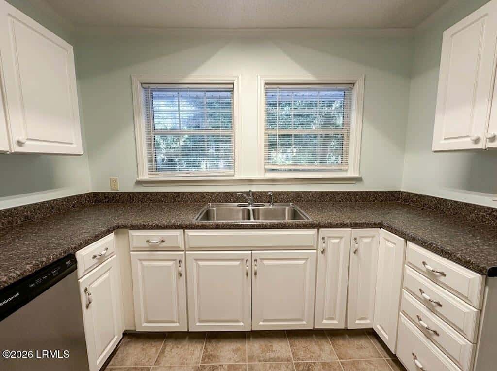 2207 Morris Street, Beaufort, SC 29902 — photo 9 of 28