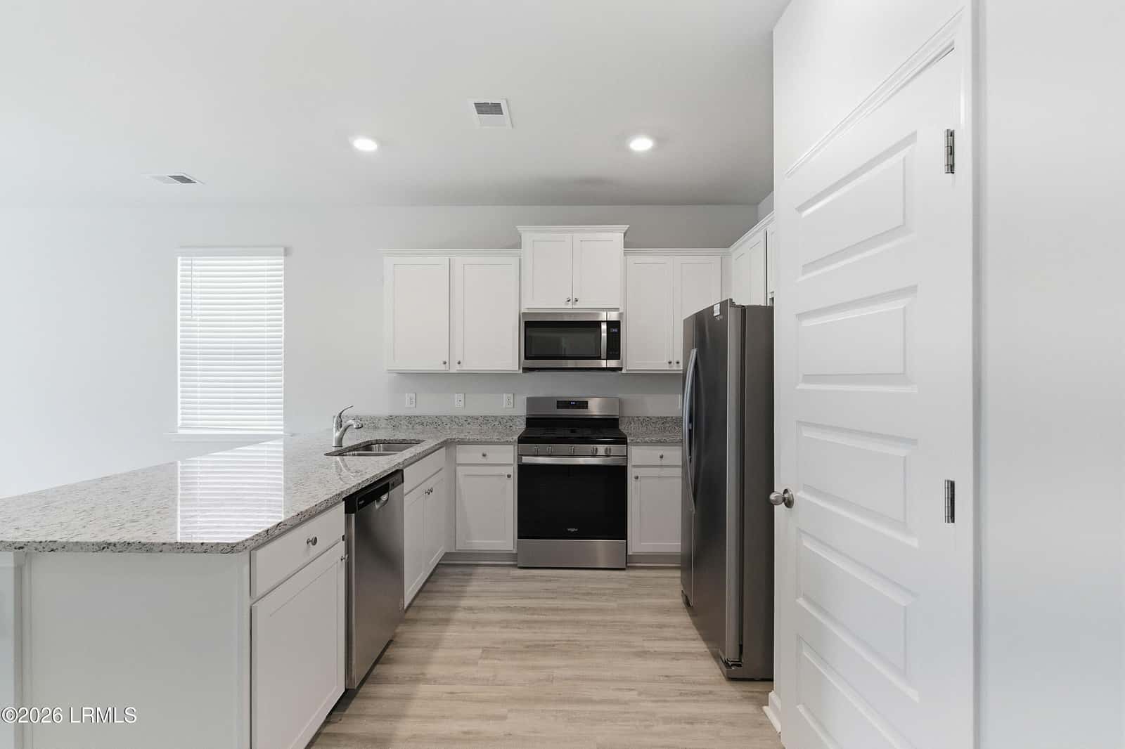 548 Hideaway Street, Ridgeland, SC 29936 — photo 10 of 37