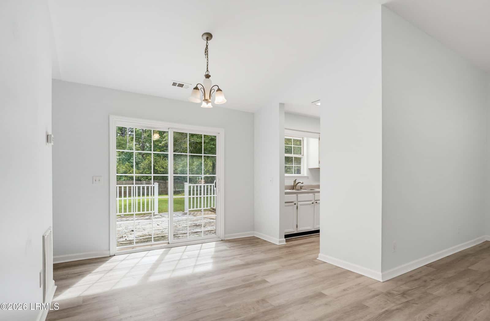 14 Robin Way, Beaufort, SC 29907 — photo 8 of 23
