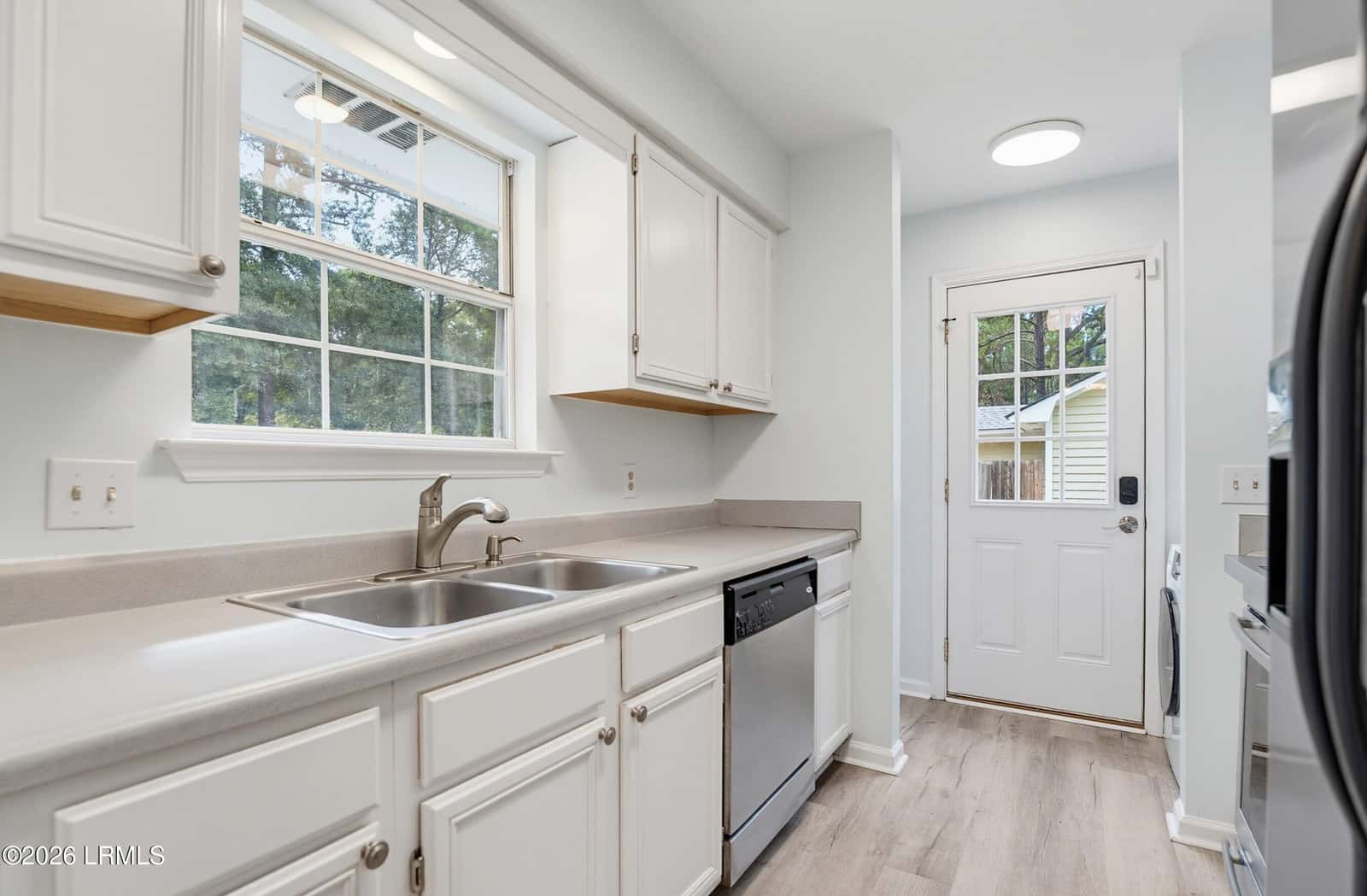 14 Robin Way, Beaufort, SC 29907 — photo 9 of 23