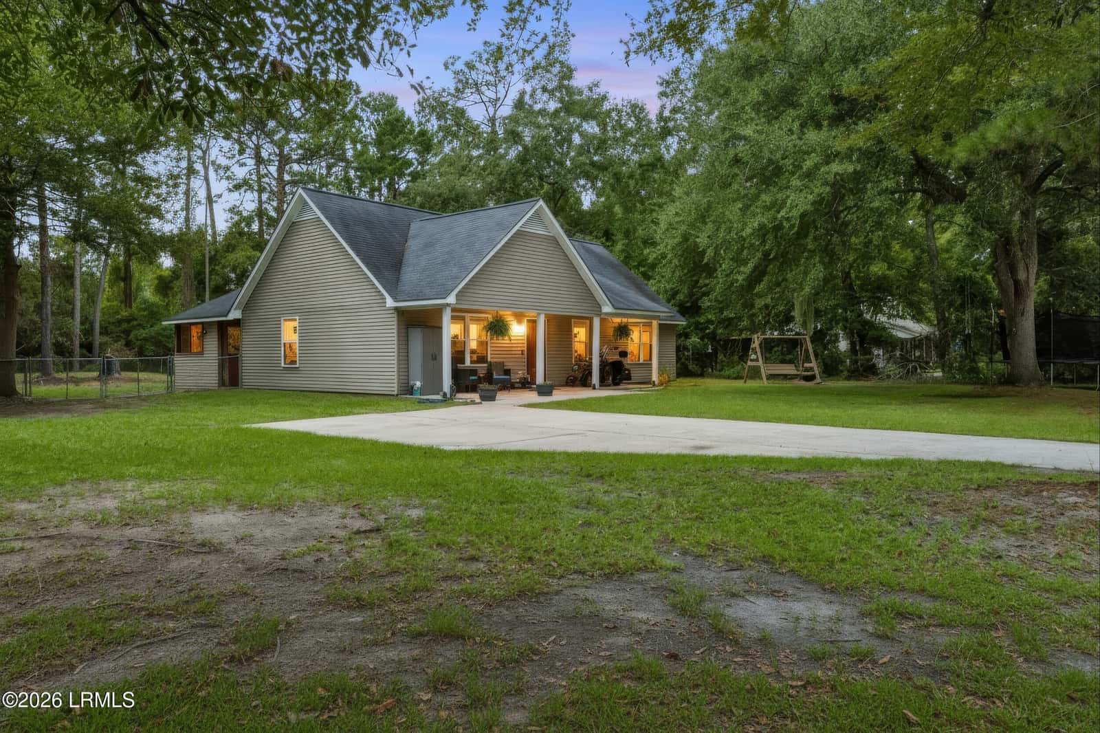 16 Hewlett Road, Beaufort, SC 29907 — photo 2 of 36