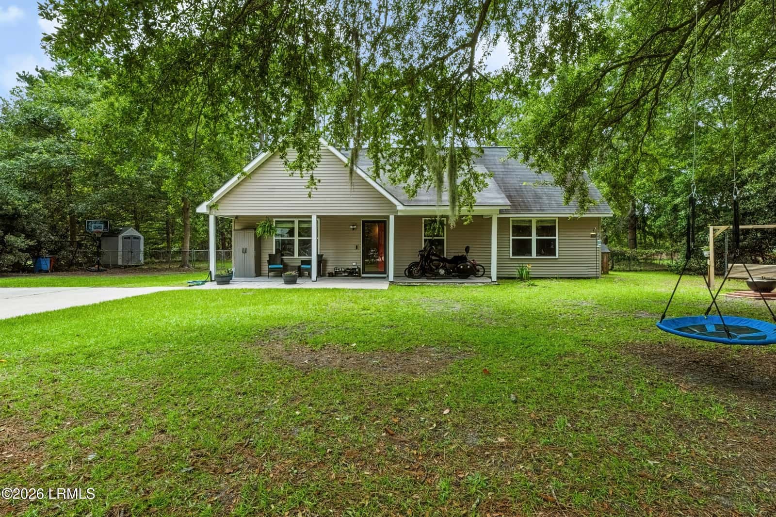 16 Hewlett Road, Beaufort, SC 29907 — photo 5 of 36