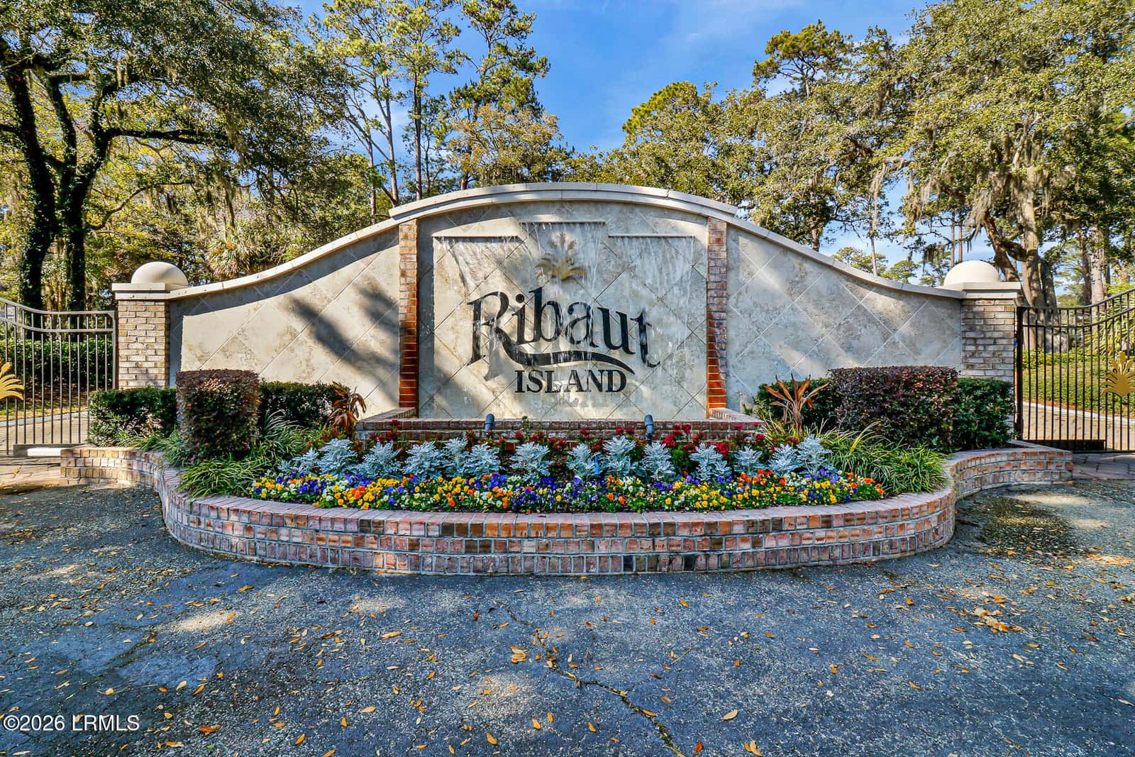 21 Ribaut Drive, Hilton Head Island, SC 29926 — photo 5 of 72