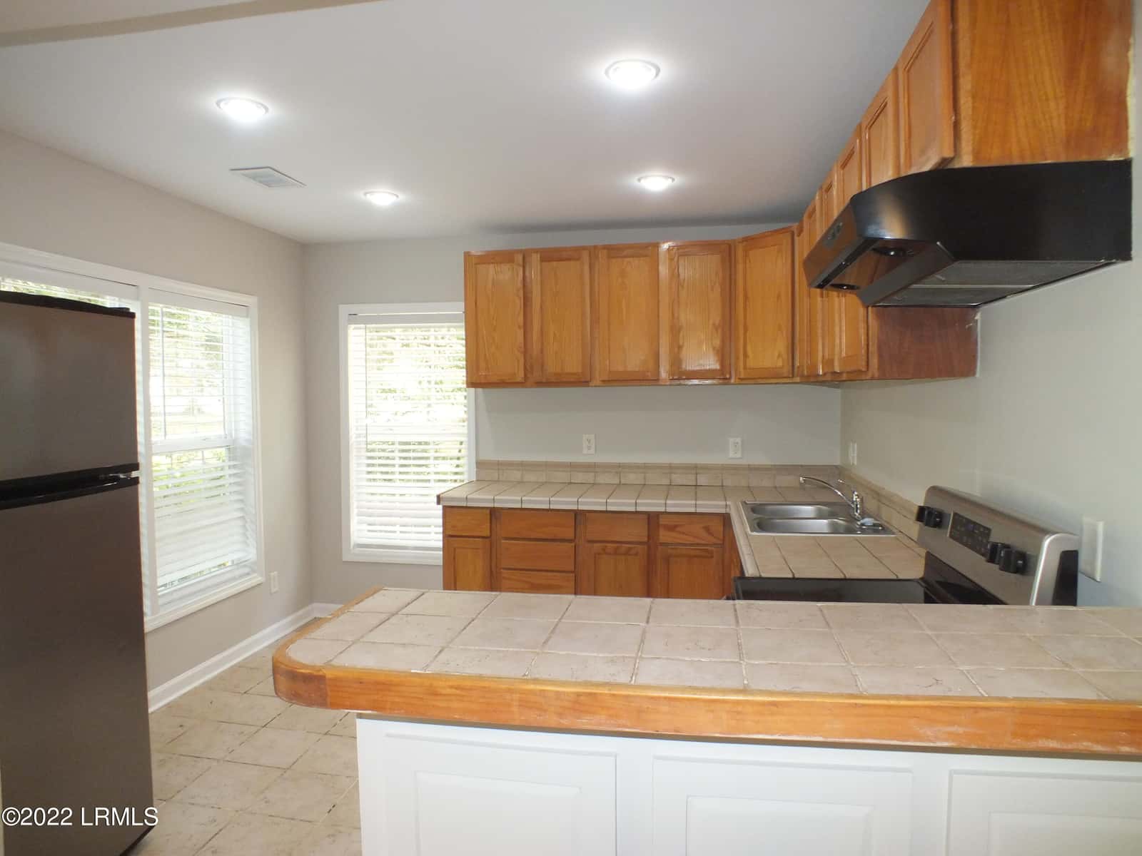 418 Meritta Avenue, Beaufort, SC 29902 — photo 7 of 29