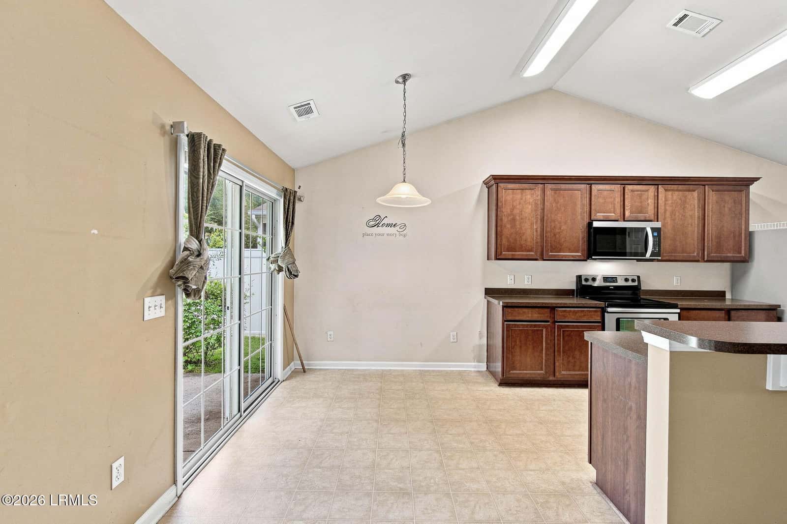17 Harbison Place, Beaufort, SC 29906 — photo 11 of 43