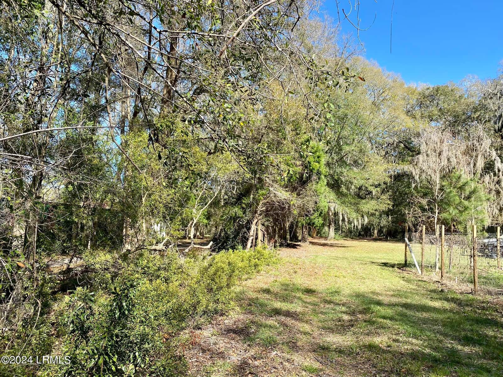 31 Honeysuckle Lane, Beaufort, SC 29907 — photo 9 of 13