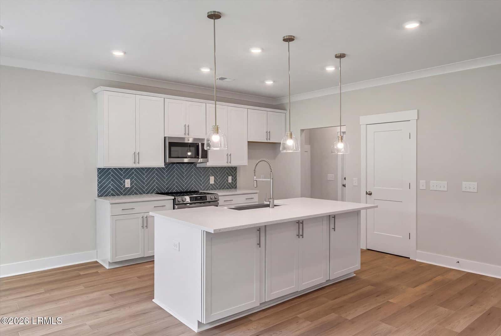 27 Fairfield Road, Beaufort, SC 29907 — photo 9 of 38