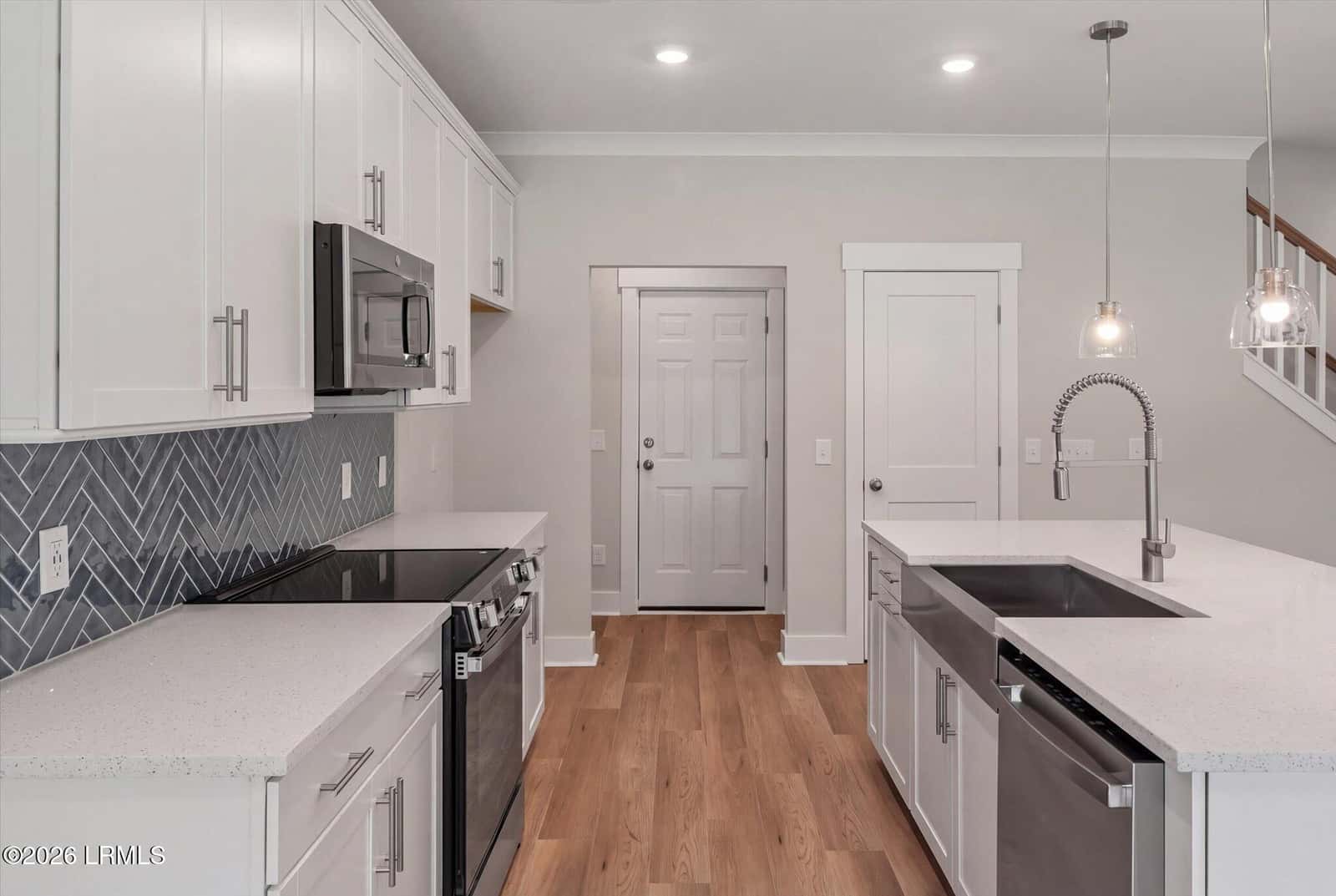 27 Fairfield Road, Beaufort, SC 29907 — photo 10 of 38