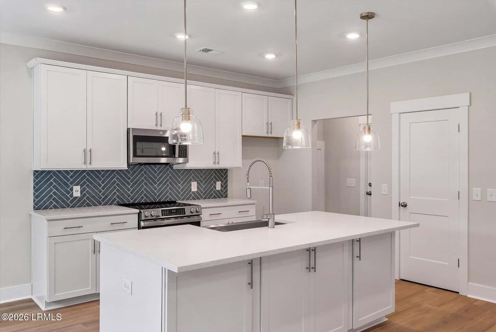 27 Fairfield Road, Beaufort, SC 29907 — photo 14 of 38