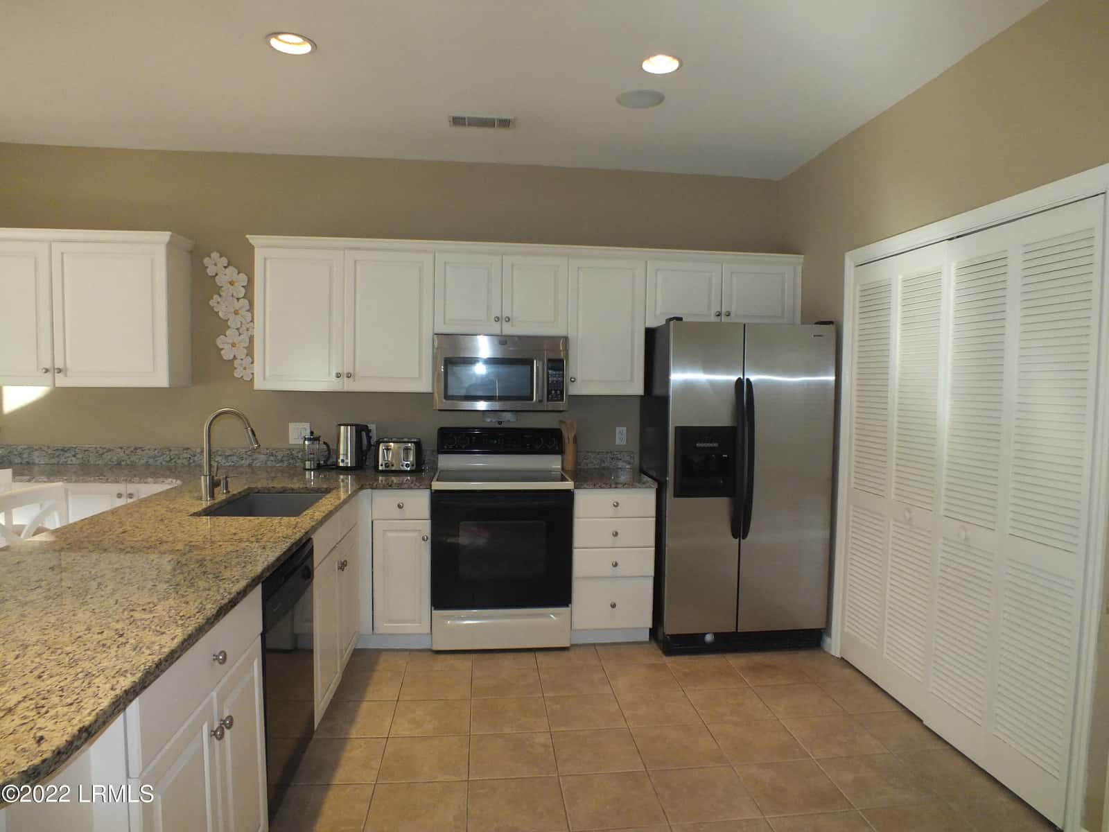 714 N Reeve Road, St. Helena Island, SC 29920 — photo 9 of 48