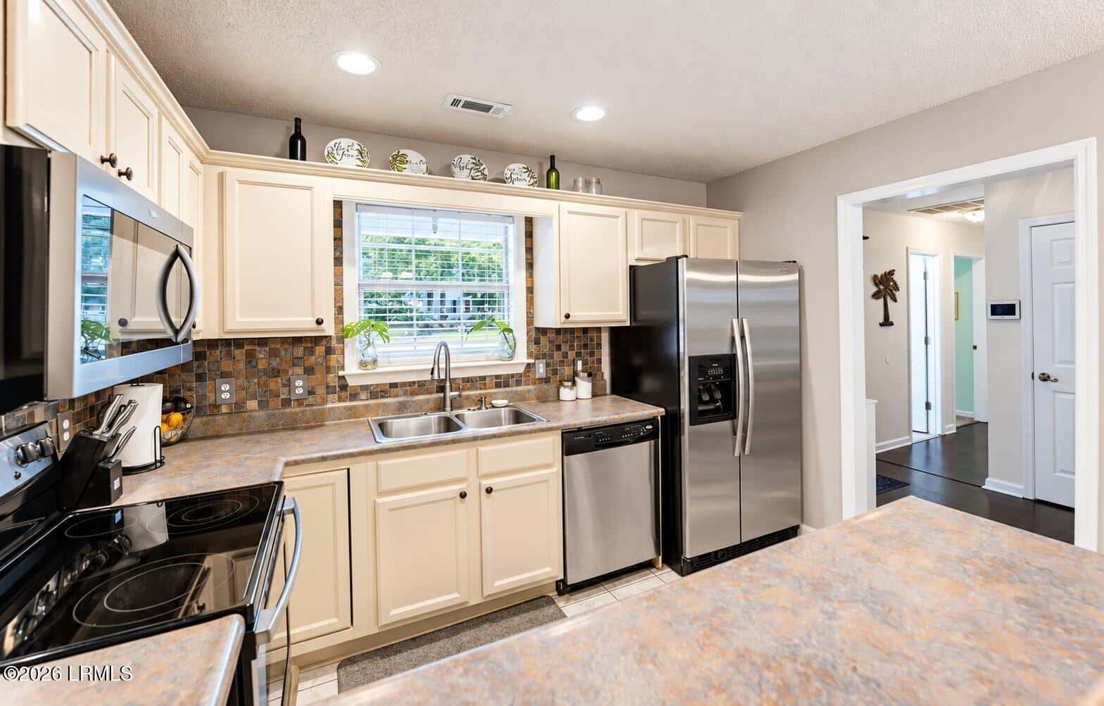 11 Lucerne Avenue, Beaufort, SC 29907 — photo 14 of 40