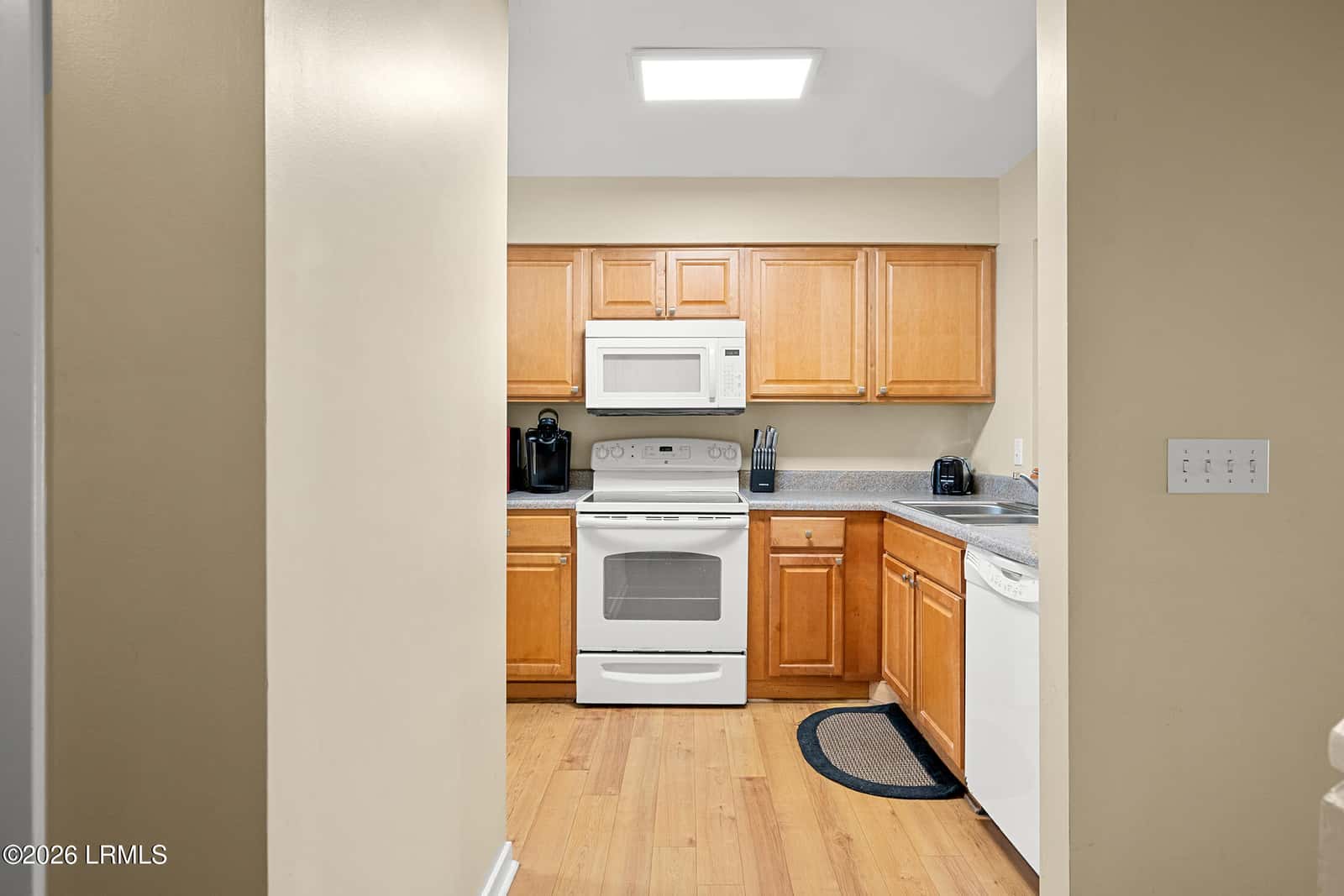 15 Deallyon Avenue 113, Hilton Head Island, SC 29928 — photo 10 of 32