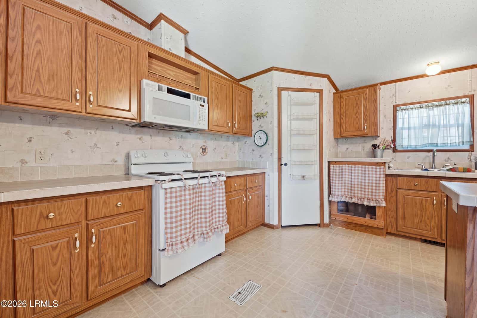 182 Hillcrest Drive, Varnville, SC 29944 — photo 14 of 36
