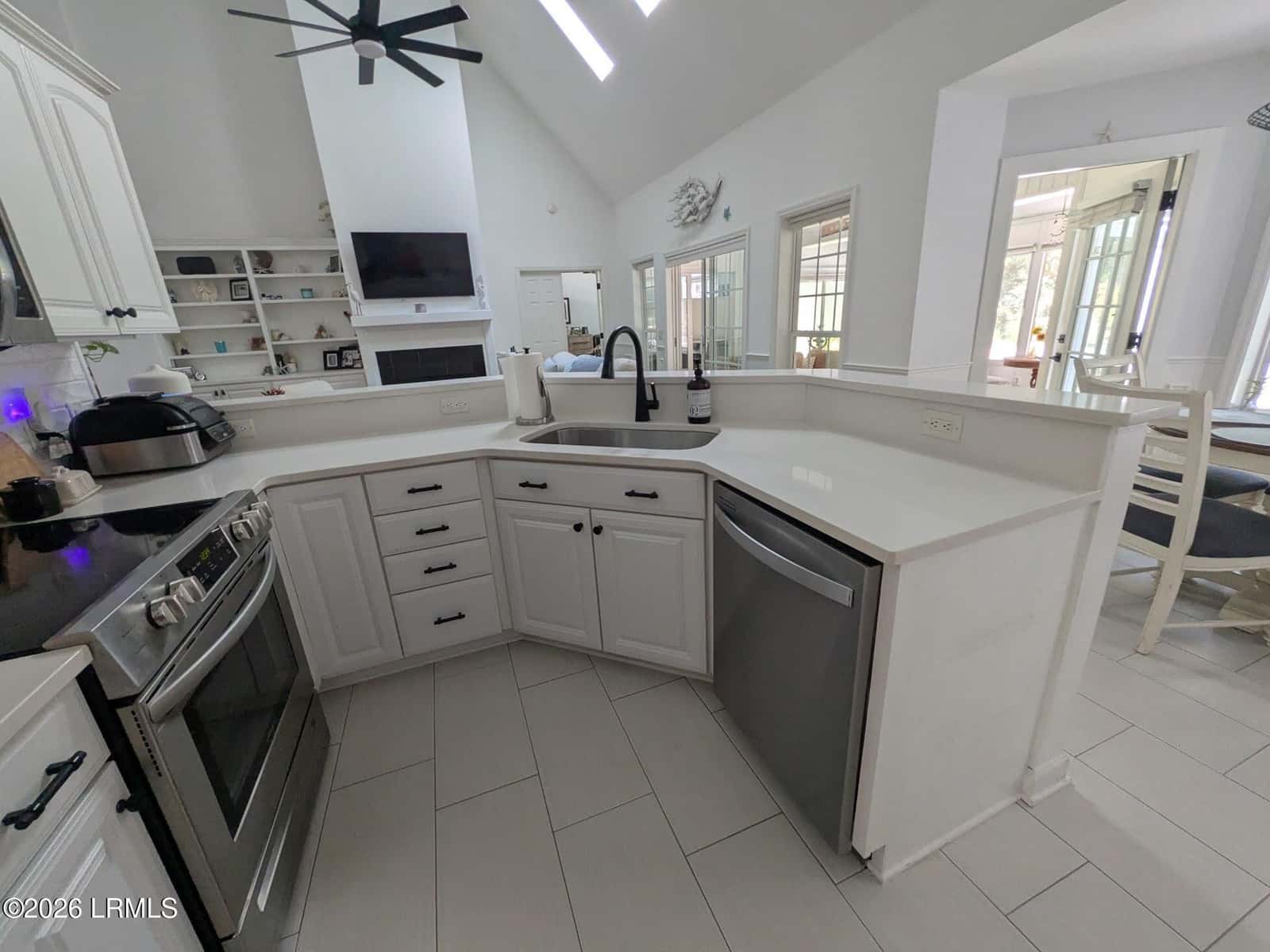 77 James F Byrnes Street, Beaufort, SC 29907 — photo 9 of 24