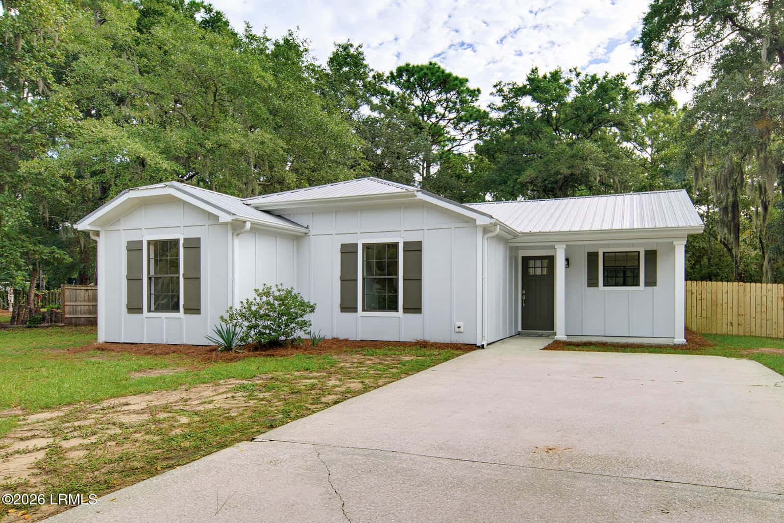 206 Middle Road, Beaufort, SC 29907 — photo 2 of 34