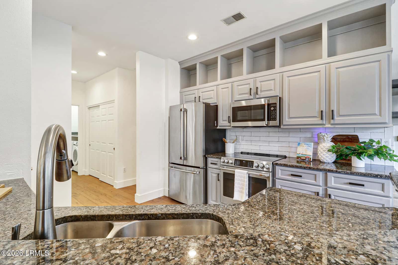 18 Pendarvis Way, Bluffton, SC 29909 — photo 10 of 38