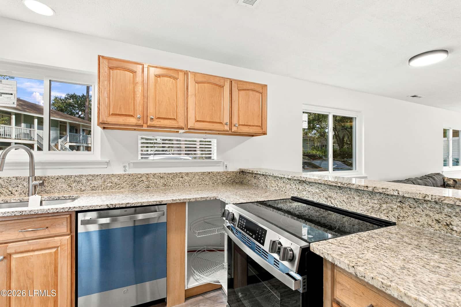201 Battery Lane 201, Port Royal, SC 29902 — photo 8 of 28