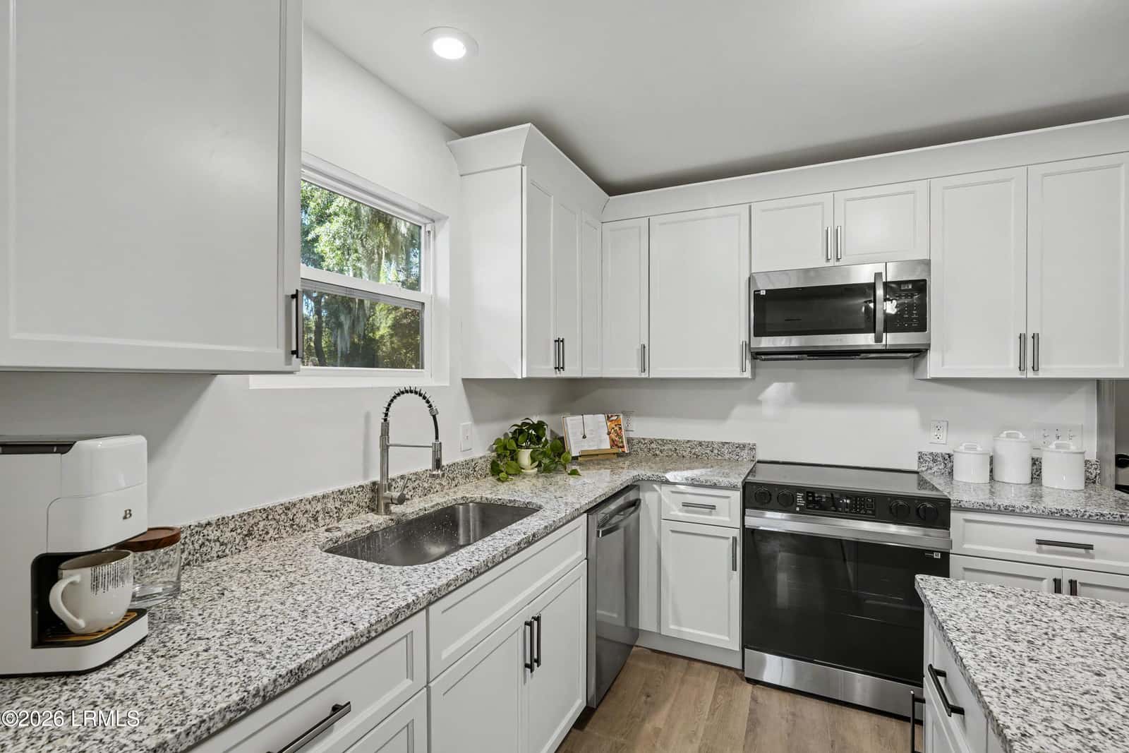 1254 Ribaut Road, Beaufort, SC 29902 — photo 8 of 35