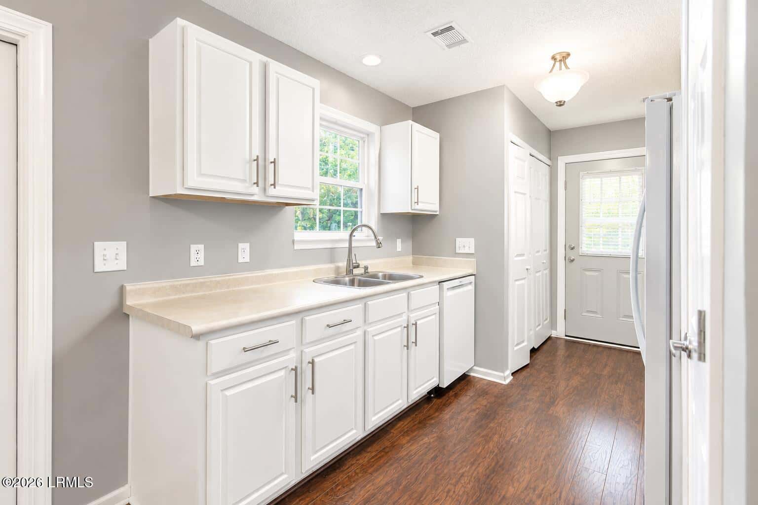 11 Royal Star Drive, Beaufort, SC 29907 — photo 8 of 34