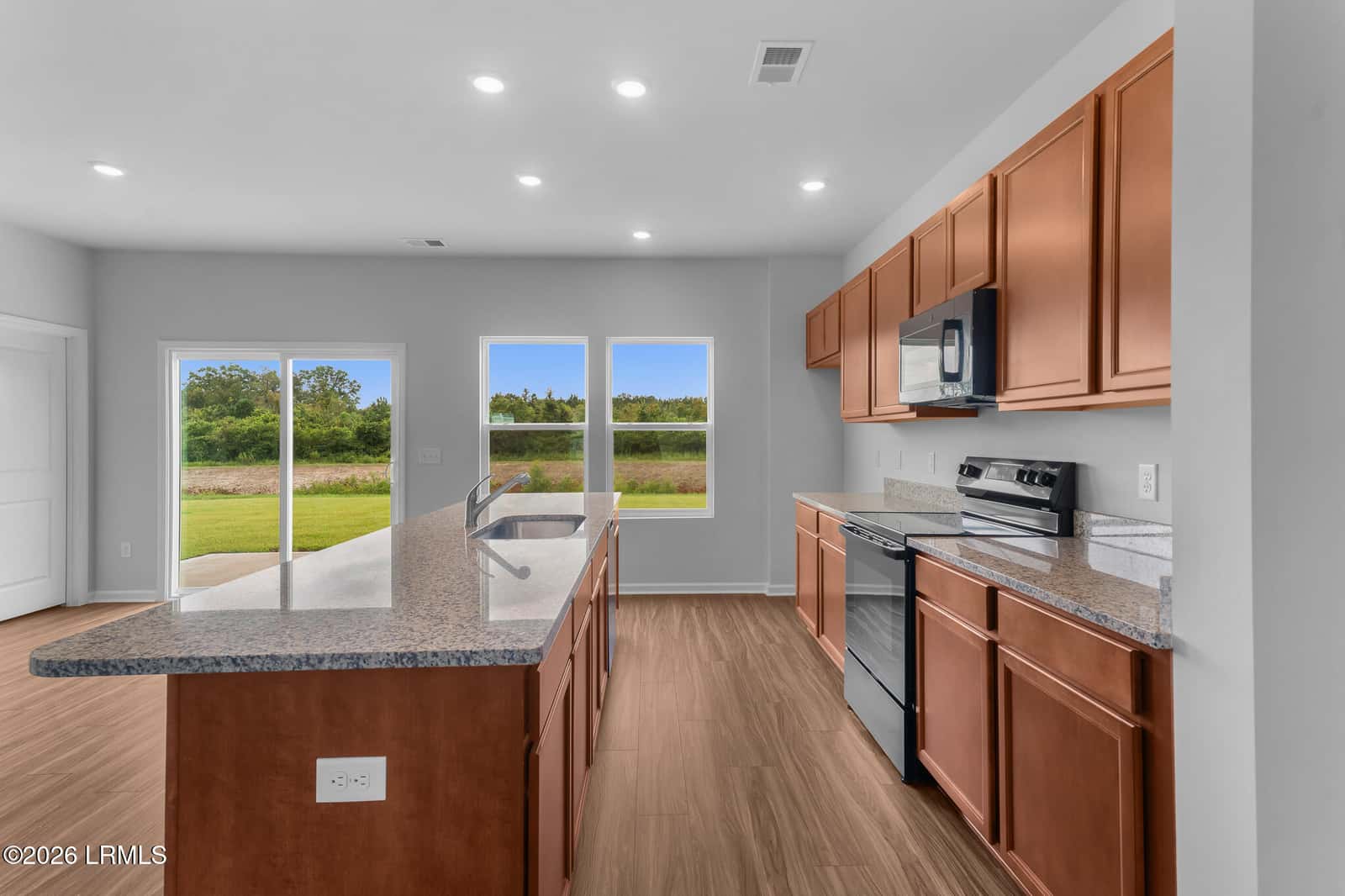 358 Aviation Drive, Ridgeland, SC 29936 — photo 11 of 41