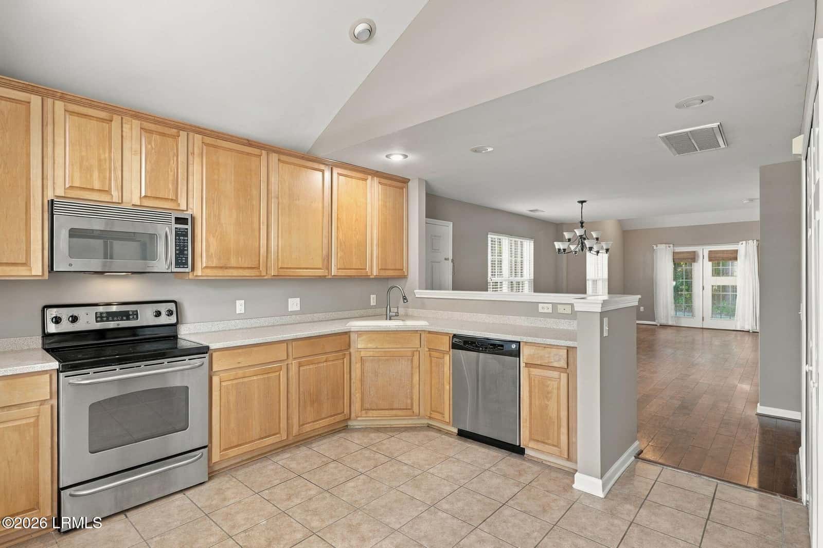 327 Cross Road, Bluffton, SC 29910 — photo 7 of 26