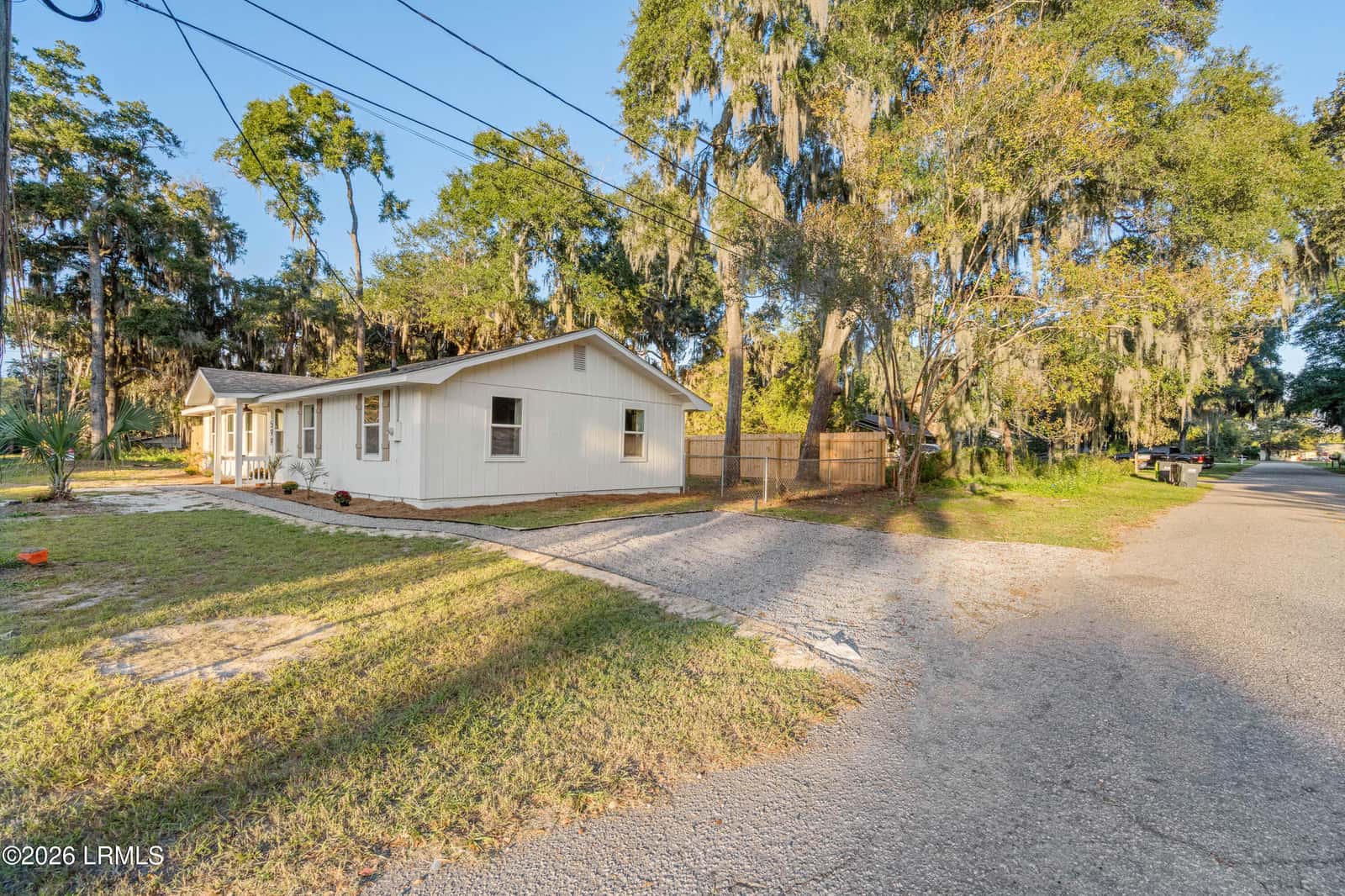 1599 Palmetto Street, Beaufort, SC 29902 — photo 4 of 40
