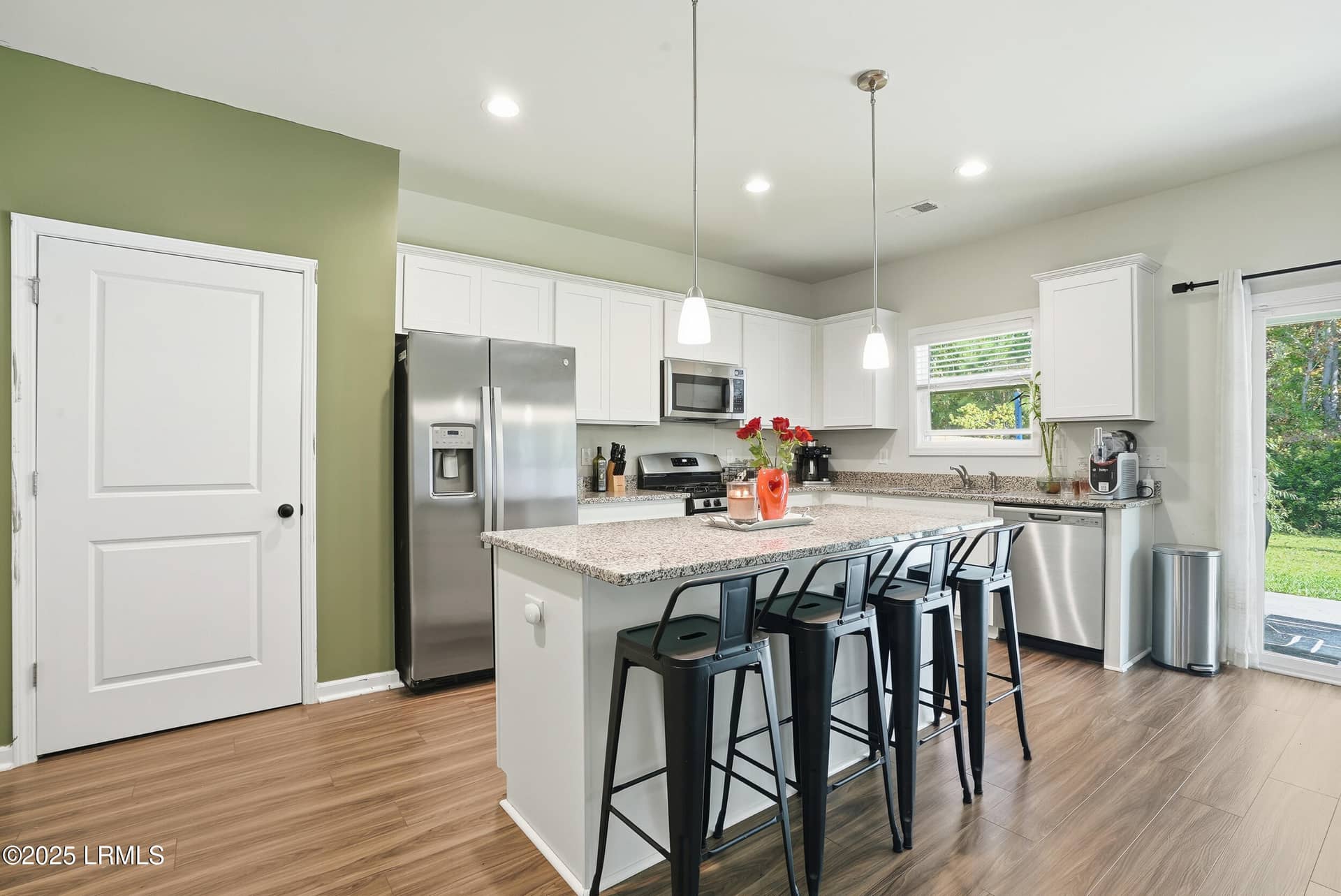 147 Chestnut Street, Beaufort, SC 29906 — photo 5 of 40