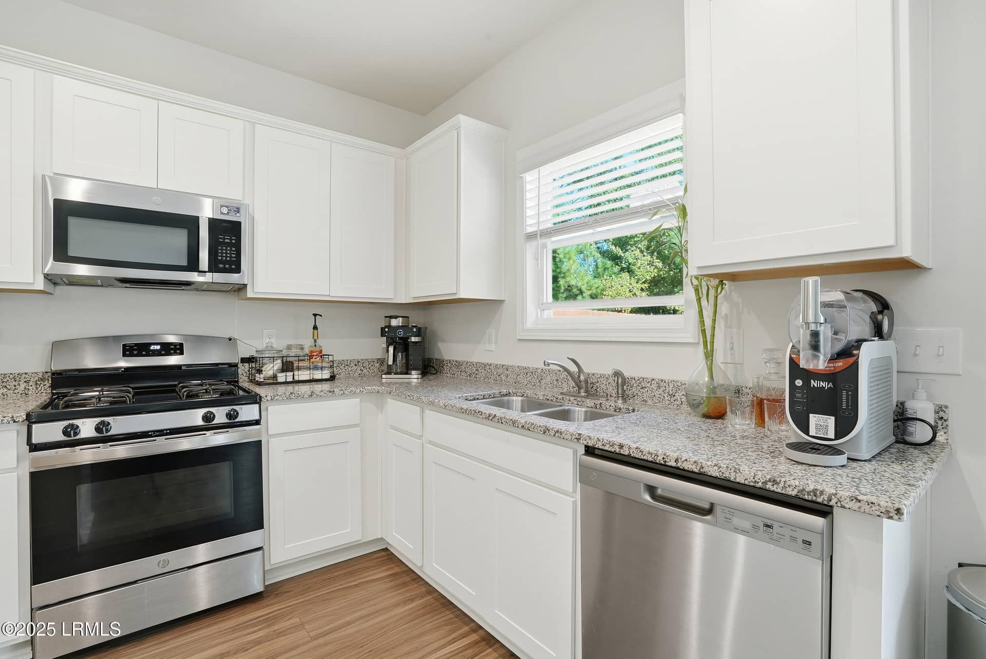 147 Chestnut Street, Beaufort, SC 29906 — photo 10 of 40