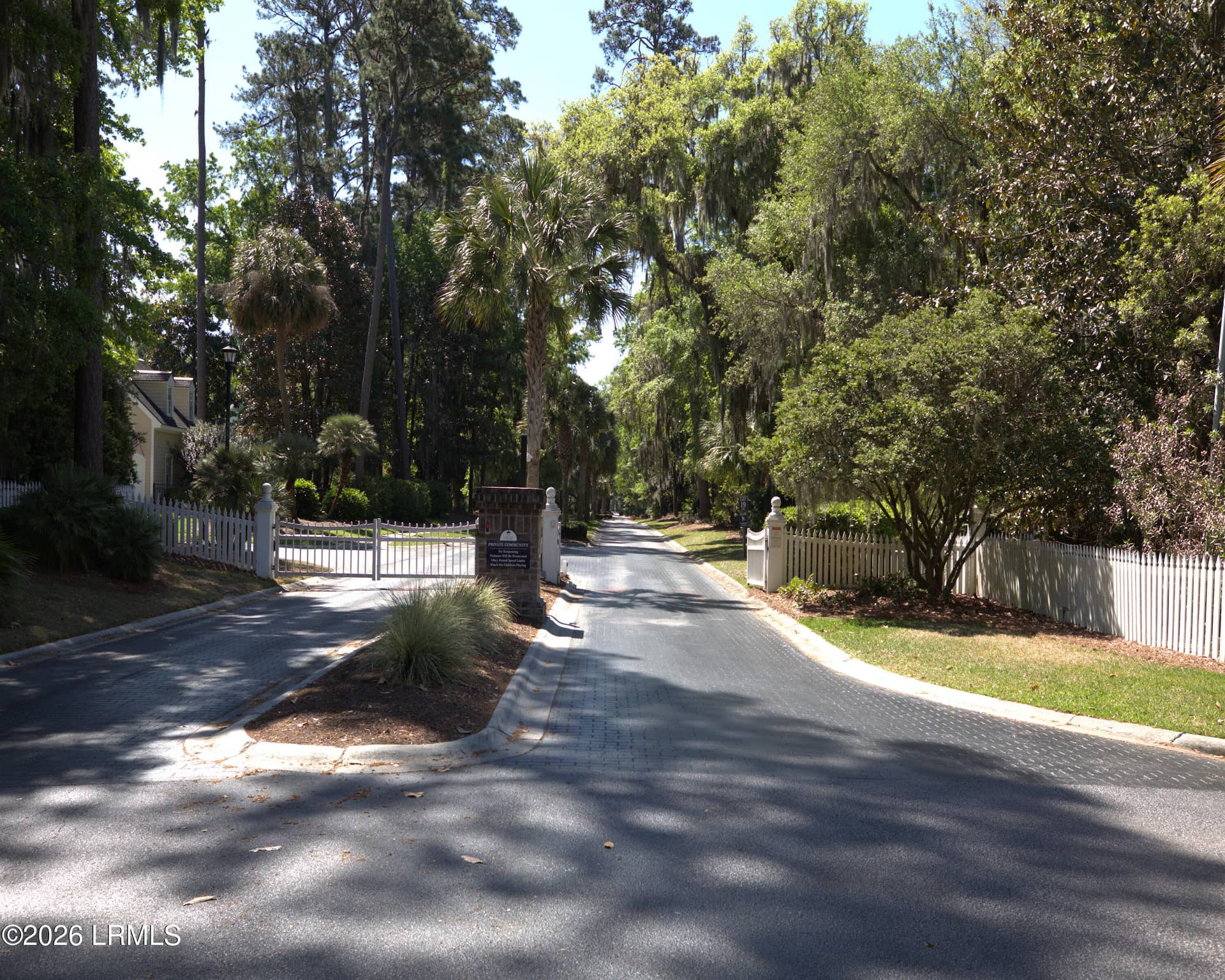 105 Palmetto Place, Beaufort, SC 29902 — photo 3 of 18