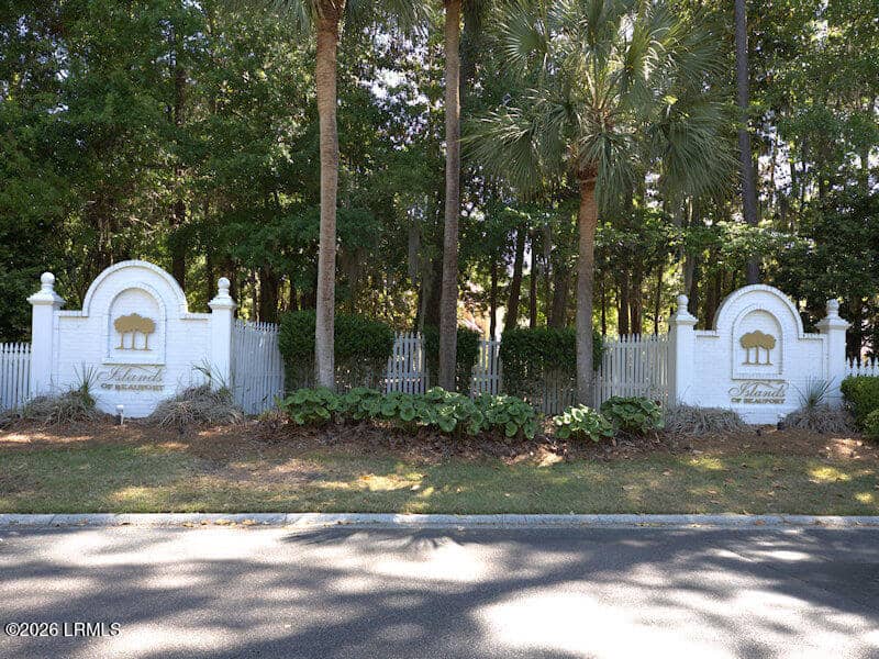 105 Palmetto Place, Beaufort, SC 29902 — listing photo