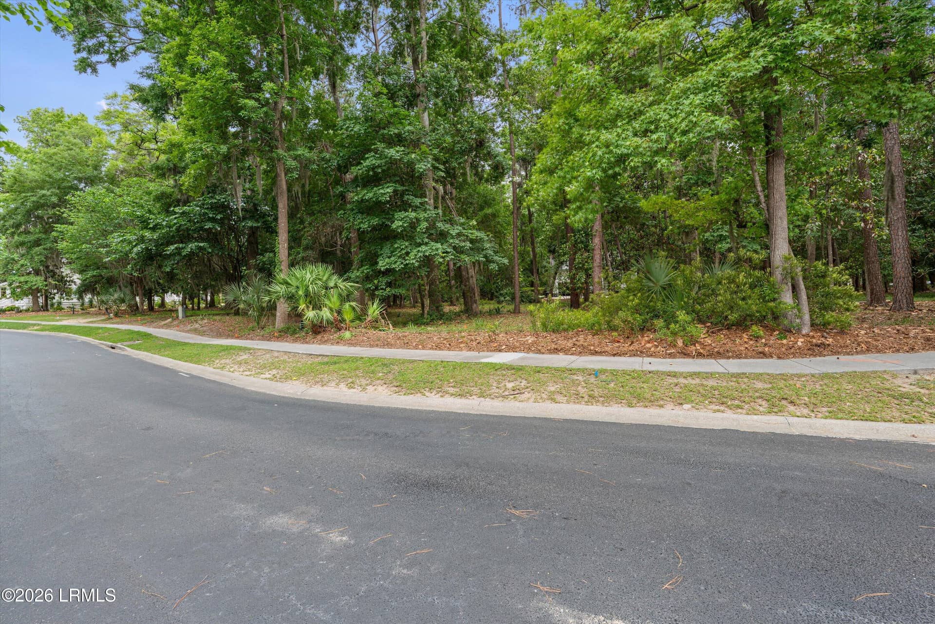 252 De La Gaye Point, Beaufort, SC 29902 — photo 2 of 13