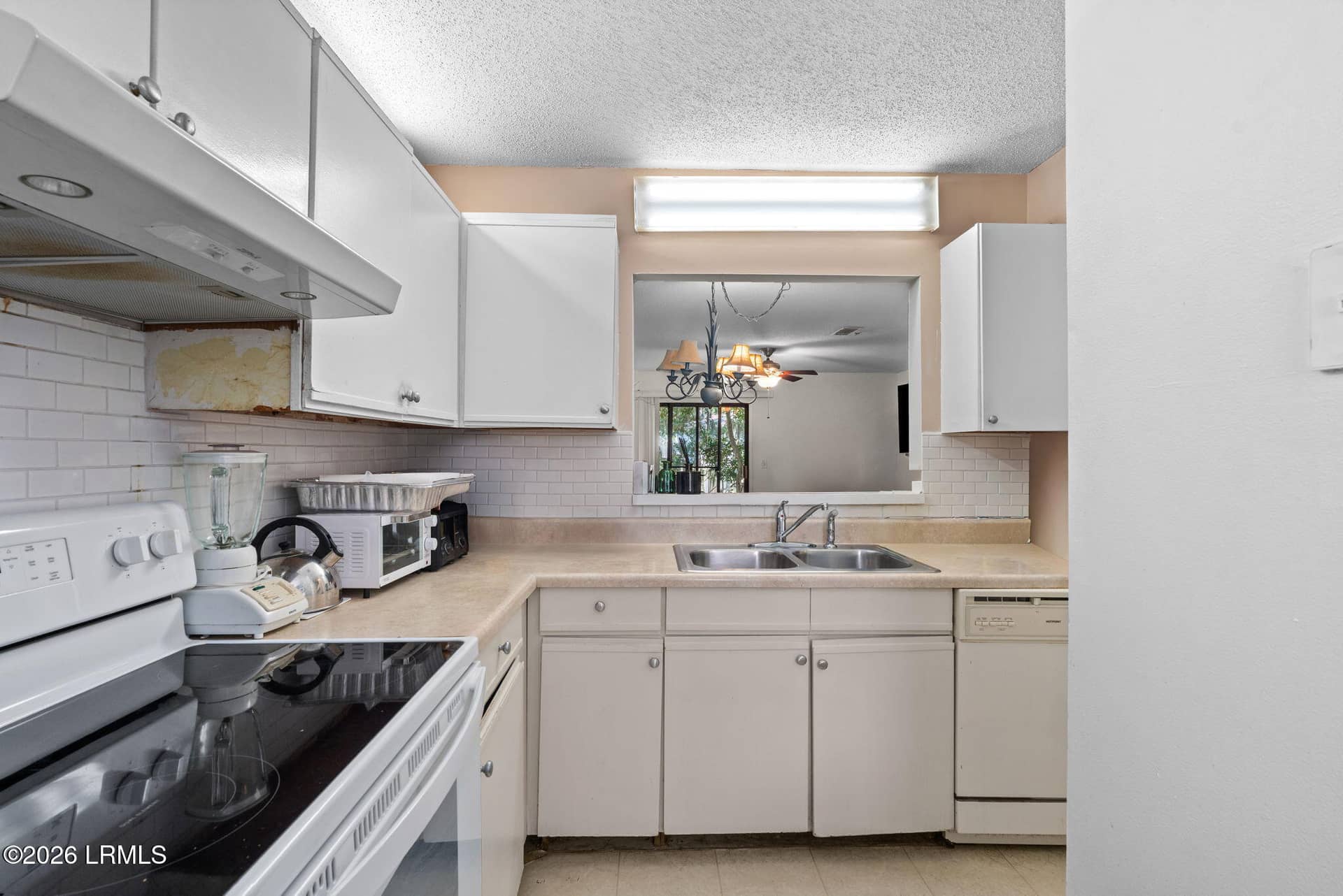 96 Mathews Drive 106, Hilton Head Island, SC 29926 — photo 10 of 24